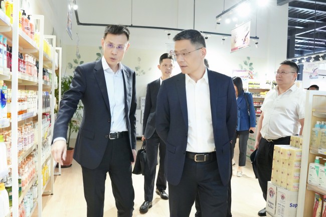 省國貿(mào)集團董事長、黨委書記高秉學(xué)赴中非經(jīng)貿(mào)港調(diào)研指導(dǎo)